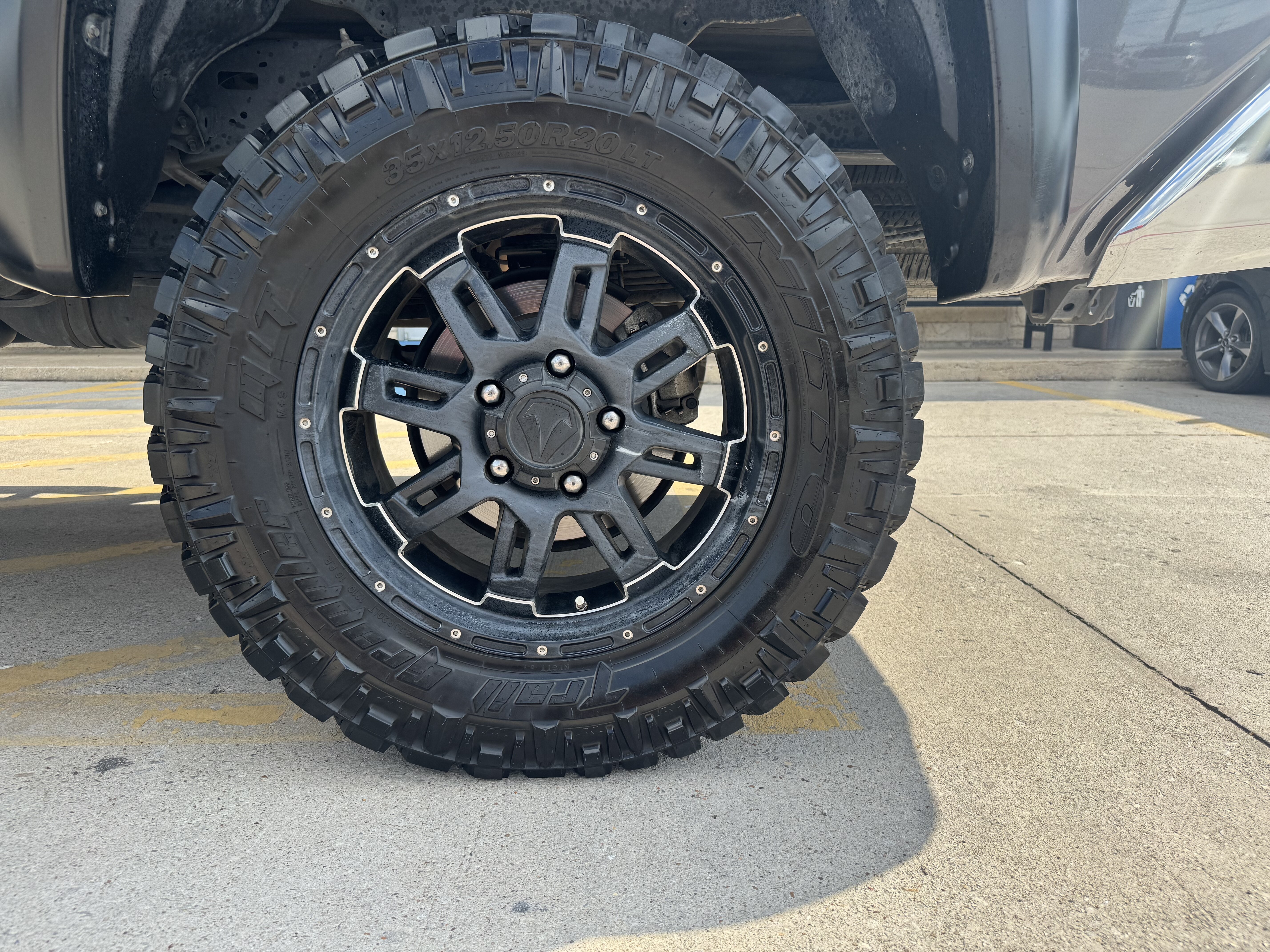 2014 Toyota Tundra CrewMax SR5 4WD 5.7L V8 - Image 8