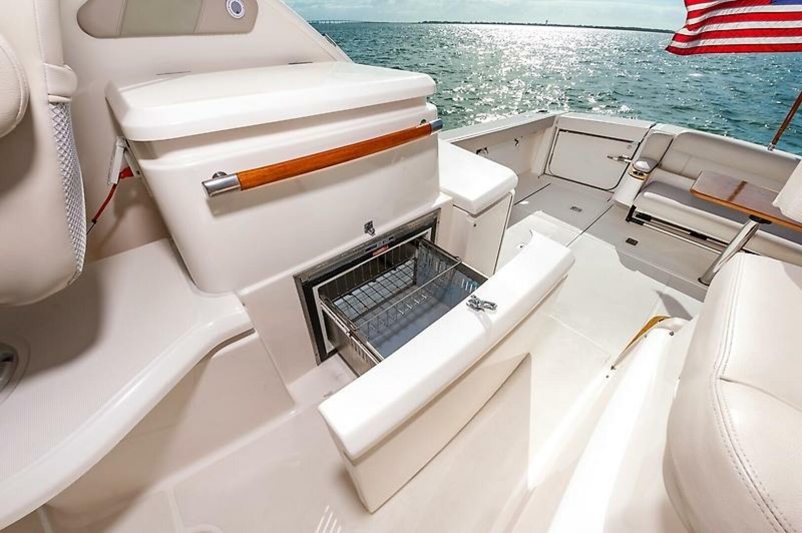 2015 Tiara Yachts 39 Coronet - Image 14