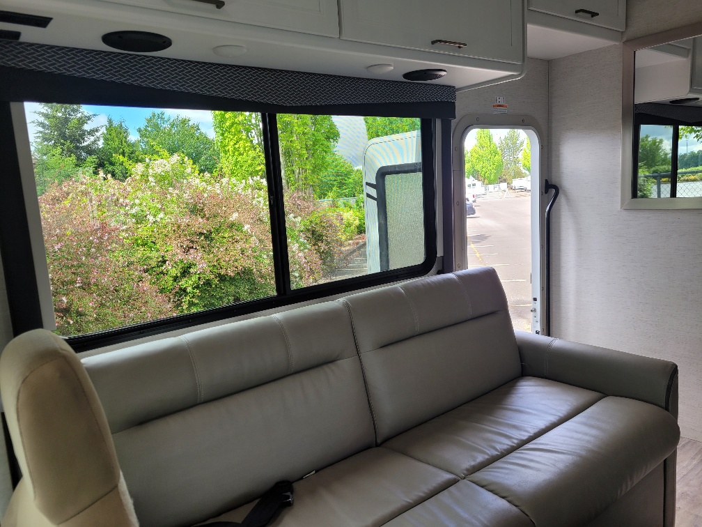 2025 Thor Motor Coach Four Winds 28Z - Image 7