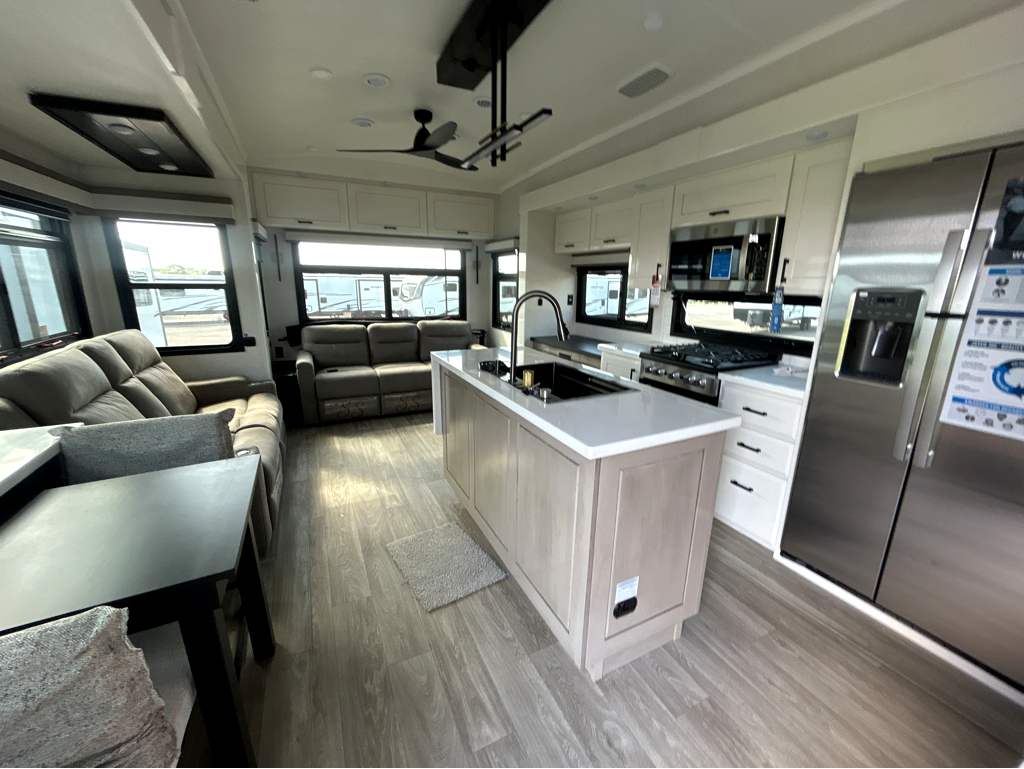 2027 JAYCO PINNACLE 32RLTS - Image 7