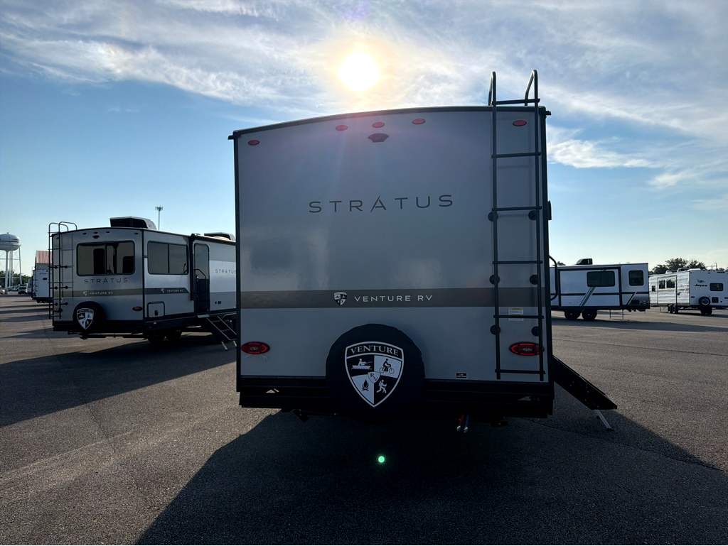 2027 VENTURE RV STRATUS 261VRB - Image 4