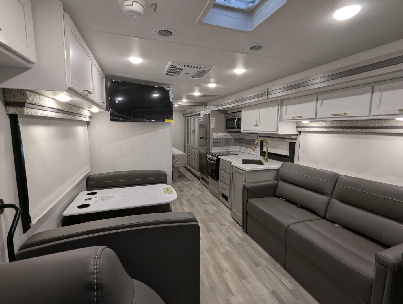 2026 Thor Motor Coach Windsport 29L - Image 10