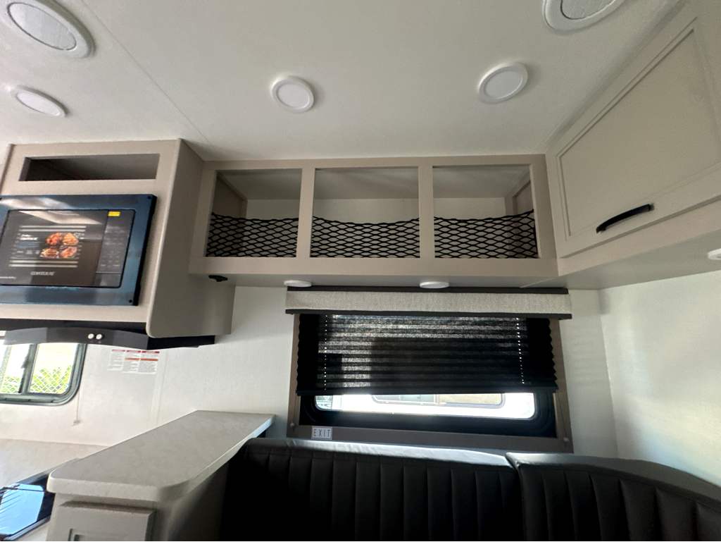 2027 ENTEGRA COACH ODYSSEY 20LF - Image 17