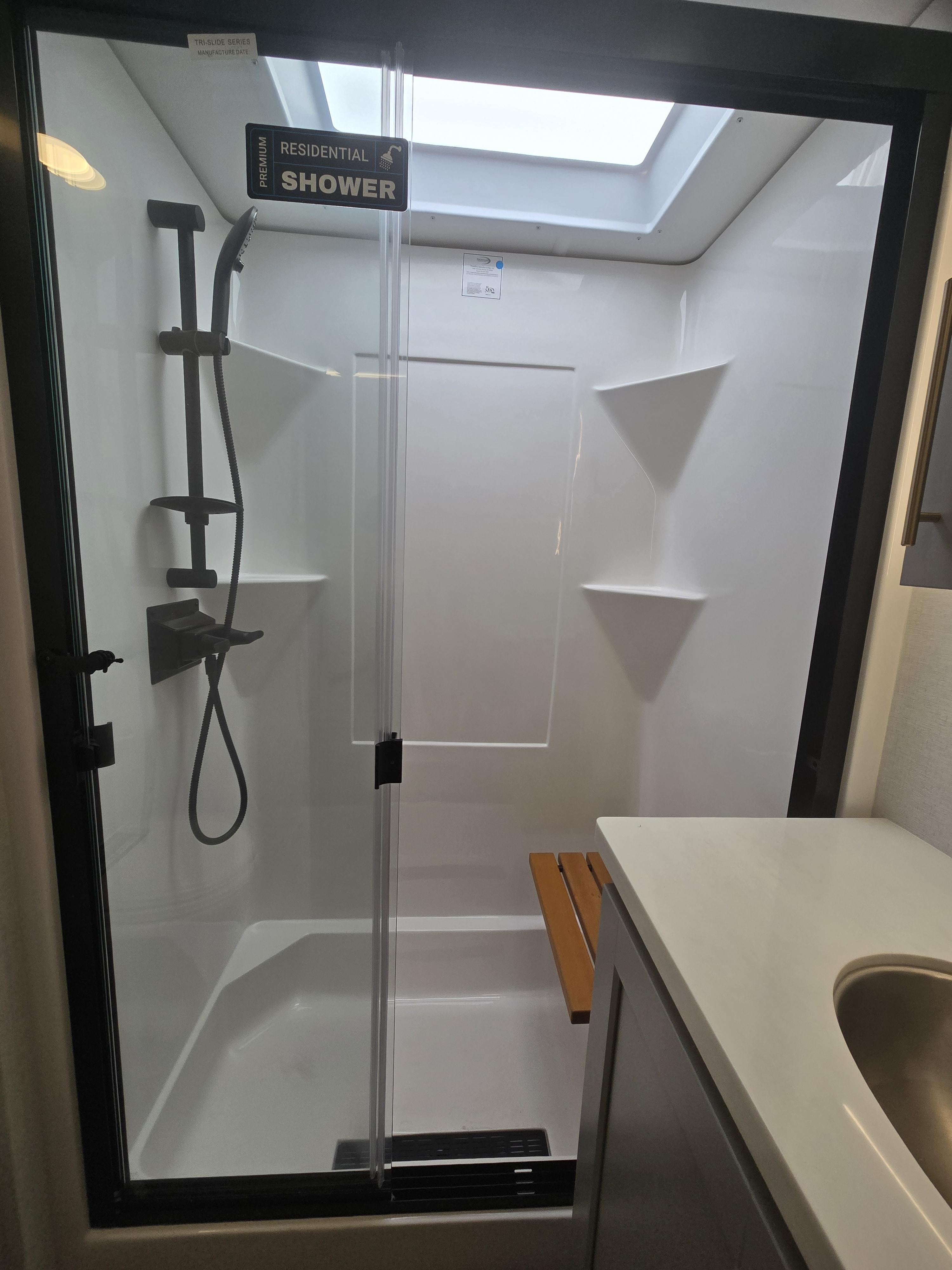 2026 Alliance RV Paradigm 310RL - Image 25