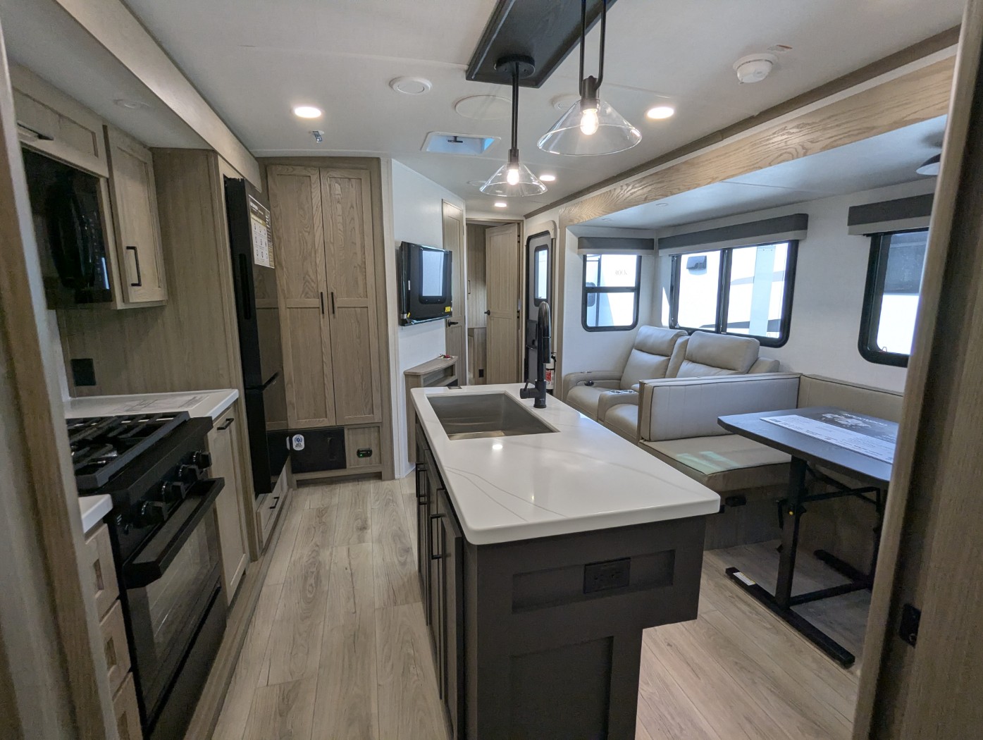 2026 Forest River Rockwood Signature 8336BH - Image 31