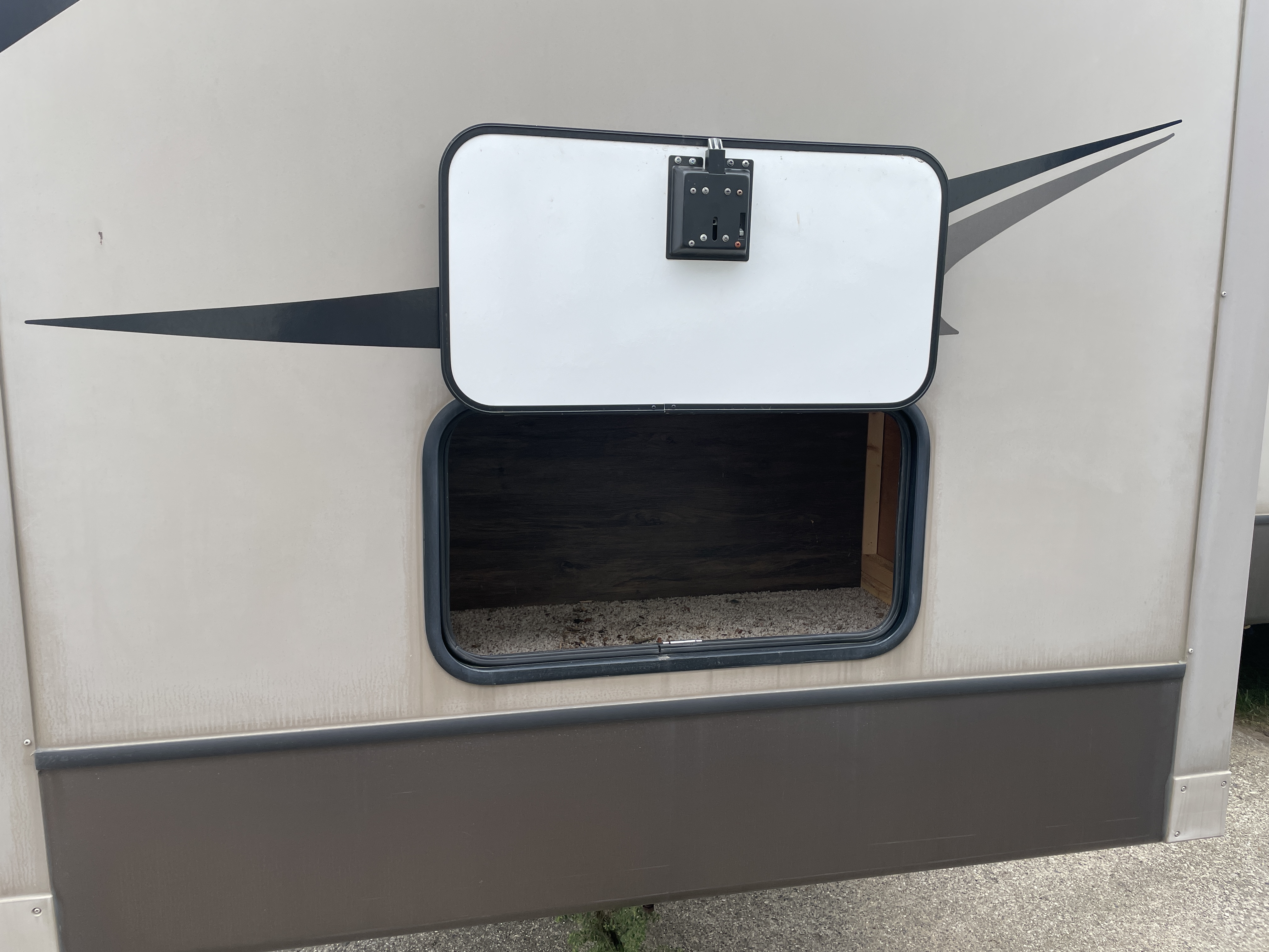 2016 Keystone RV Cougar Half-Ton 30RLI - Image 5