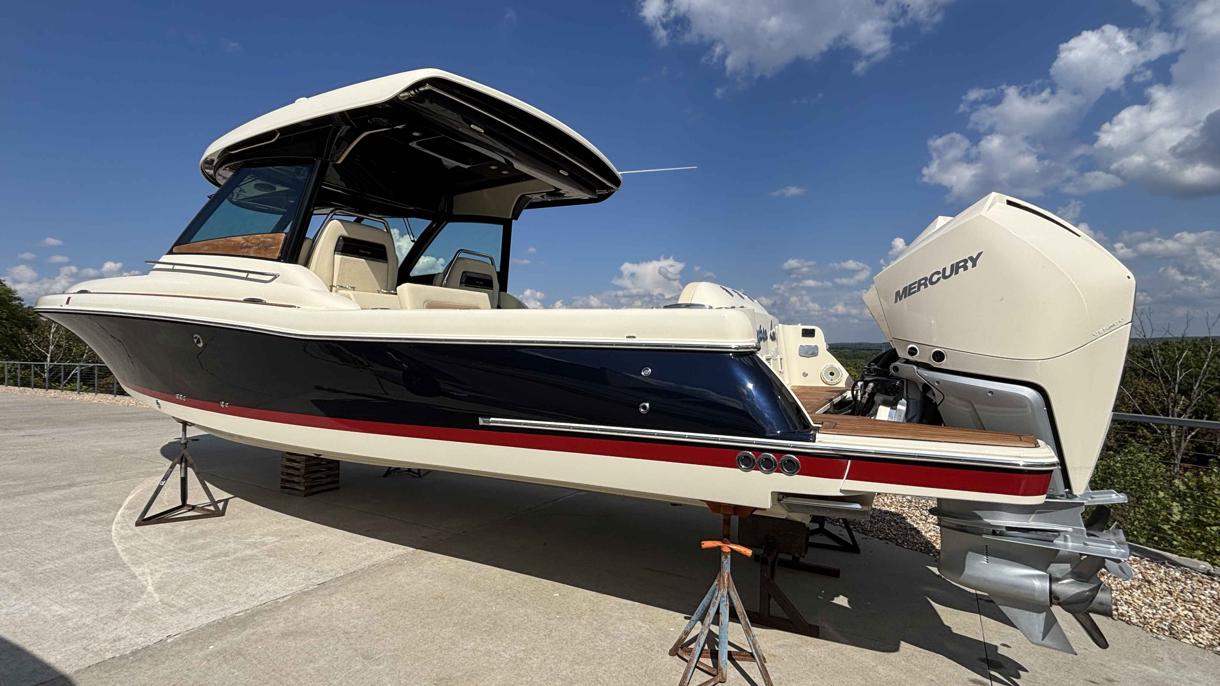 2021 Chris Craft 35 Calypso - Image 2