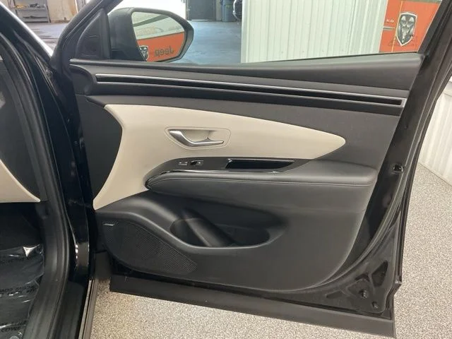 2023 Hyundai Tucson Utility 4D Limited AWD - Image 23