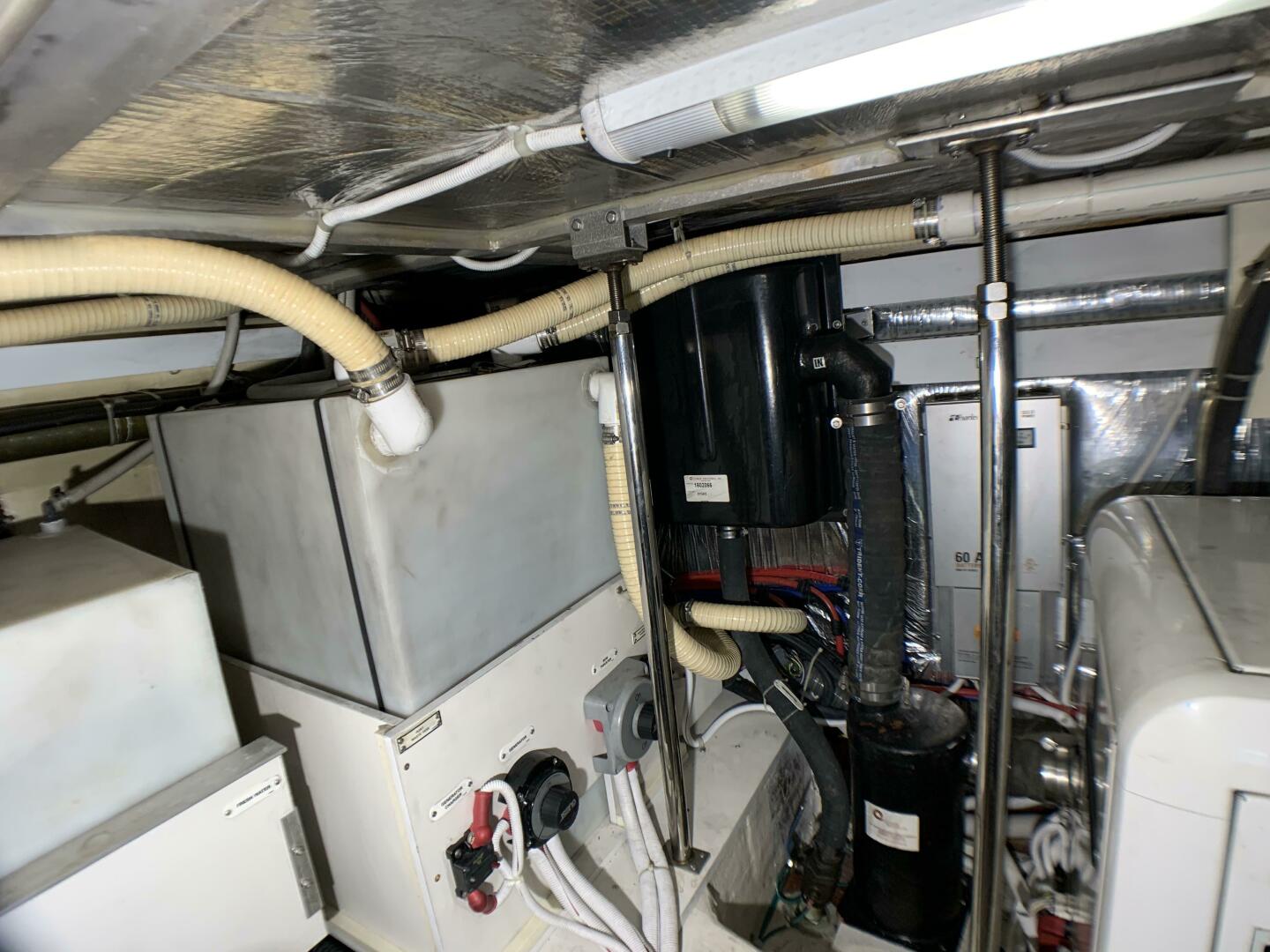 2006 Carver 56 Voyager - Image 37