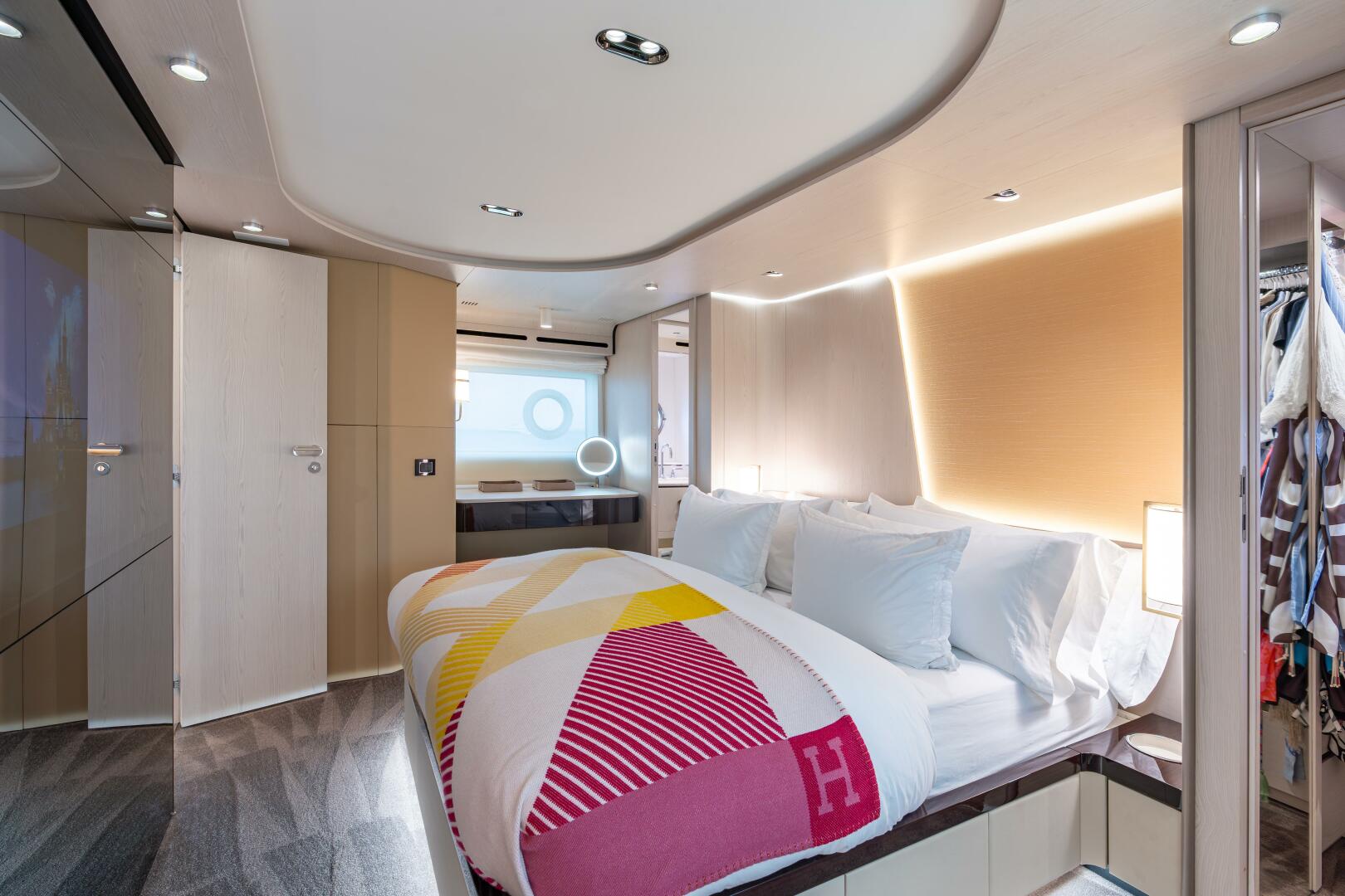 2022 Azimut 78 - Image 42