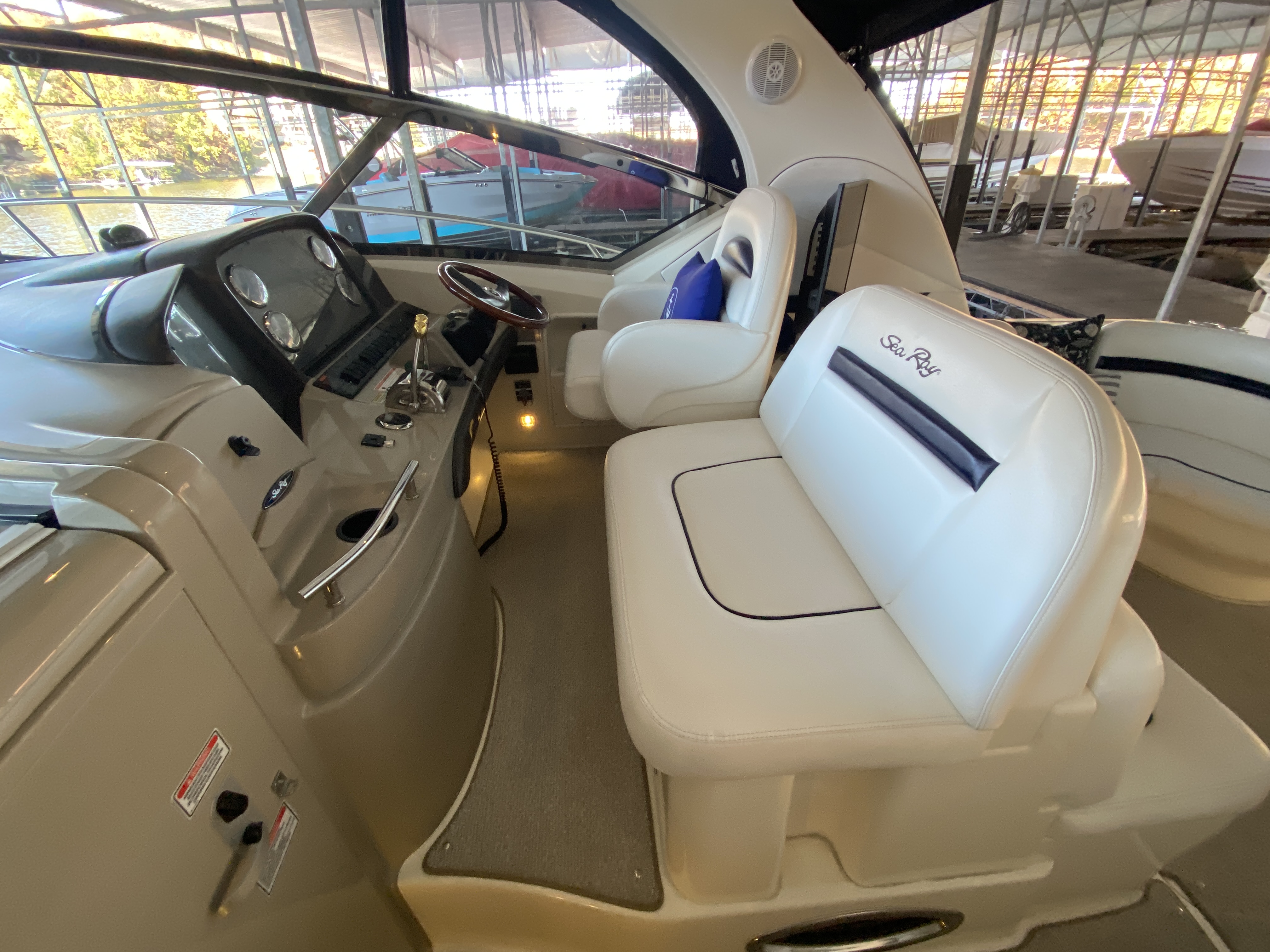 2006 Sea Ray 38 Sundancer - Image 18