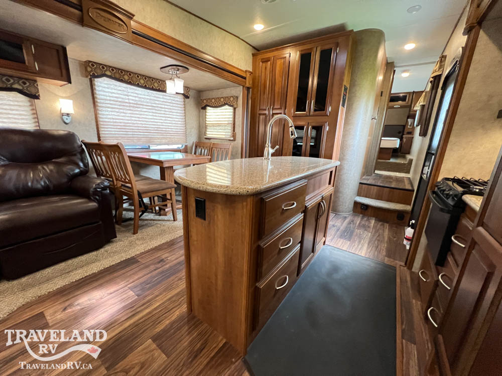 2015 Prime Time Crusader 295RST - Image 23