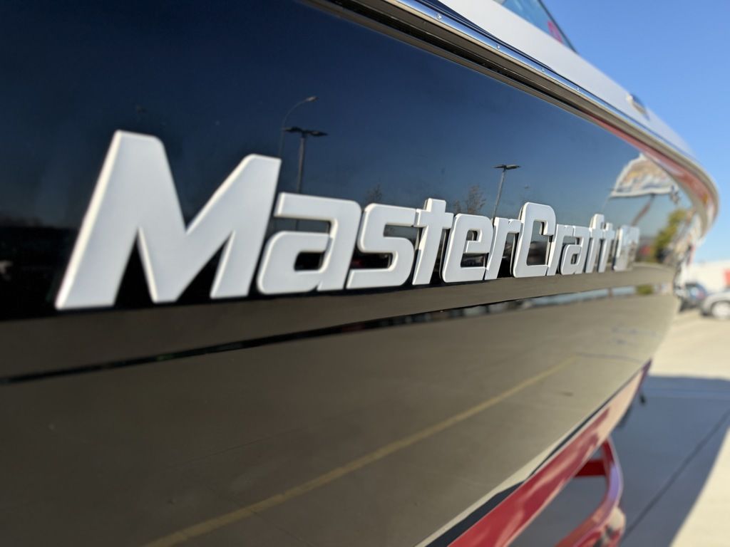 2019 MasterCraft XT22 - Image 82