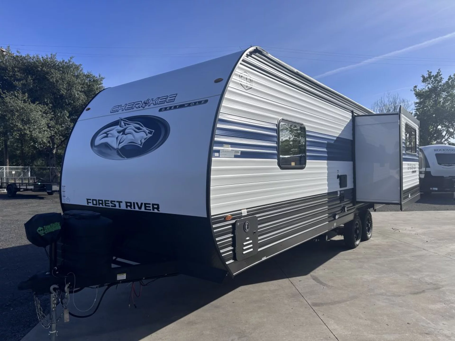 2026 FOREST RIVER CHEROKEE GREY WOLF 23MK - Image 2