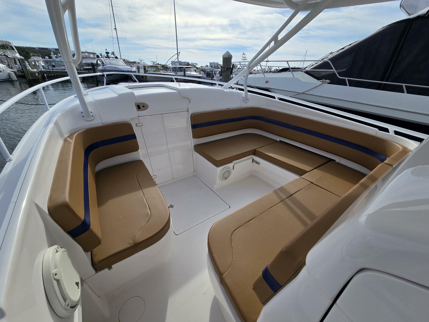 2018 Intrepid 375 Walkaround - Image 20