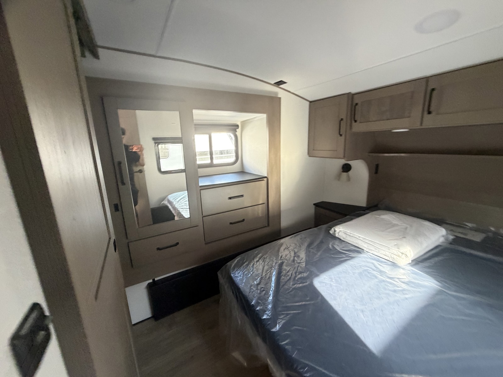 2026 GRAND DESIGN 303RLS - Image 35
