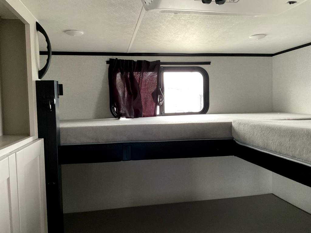 2026 JAYCO Jay Feather 29 QBH - Image 24