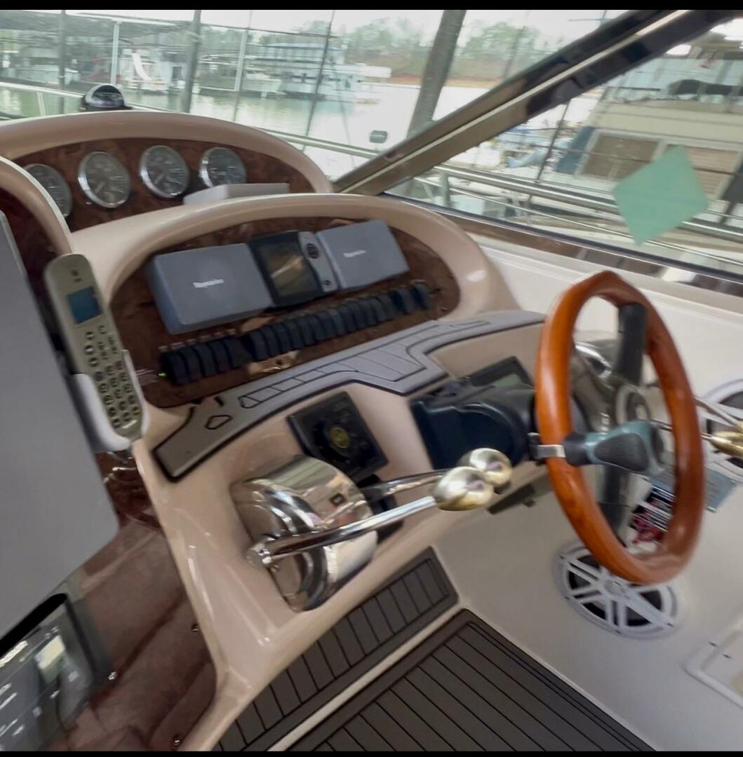 2003 Sea Ray 380 Sundancer - Image 5
