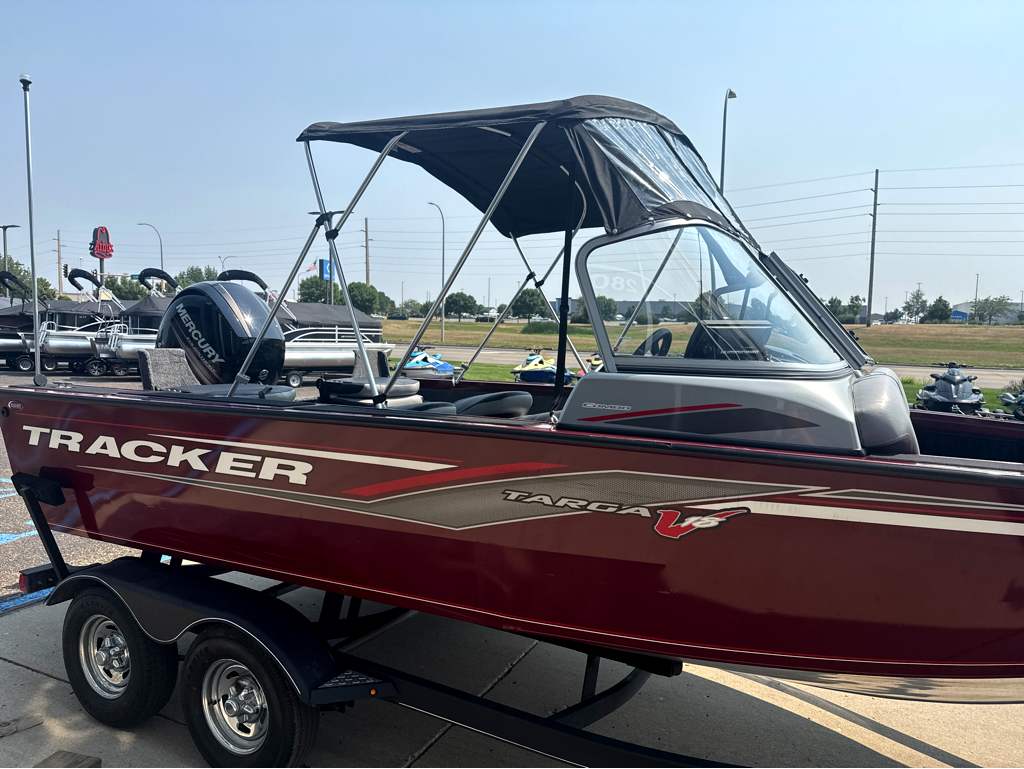 2018 Tracker Targa V18 - Image 5