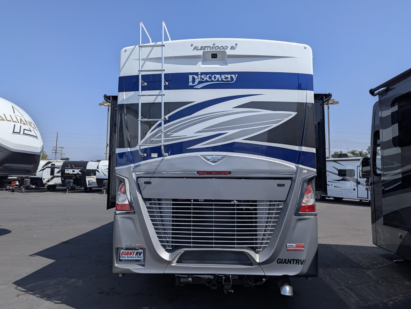 2026 Fleetwood Discovery 38N - Image 5