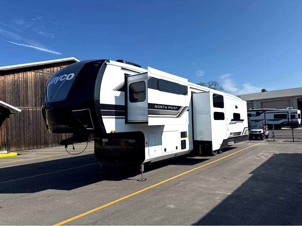 2027 JAYCO NORTH POINT 361RLBH - Image 2