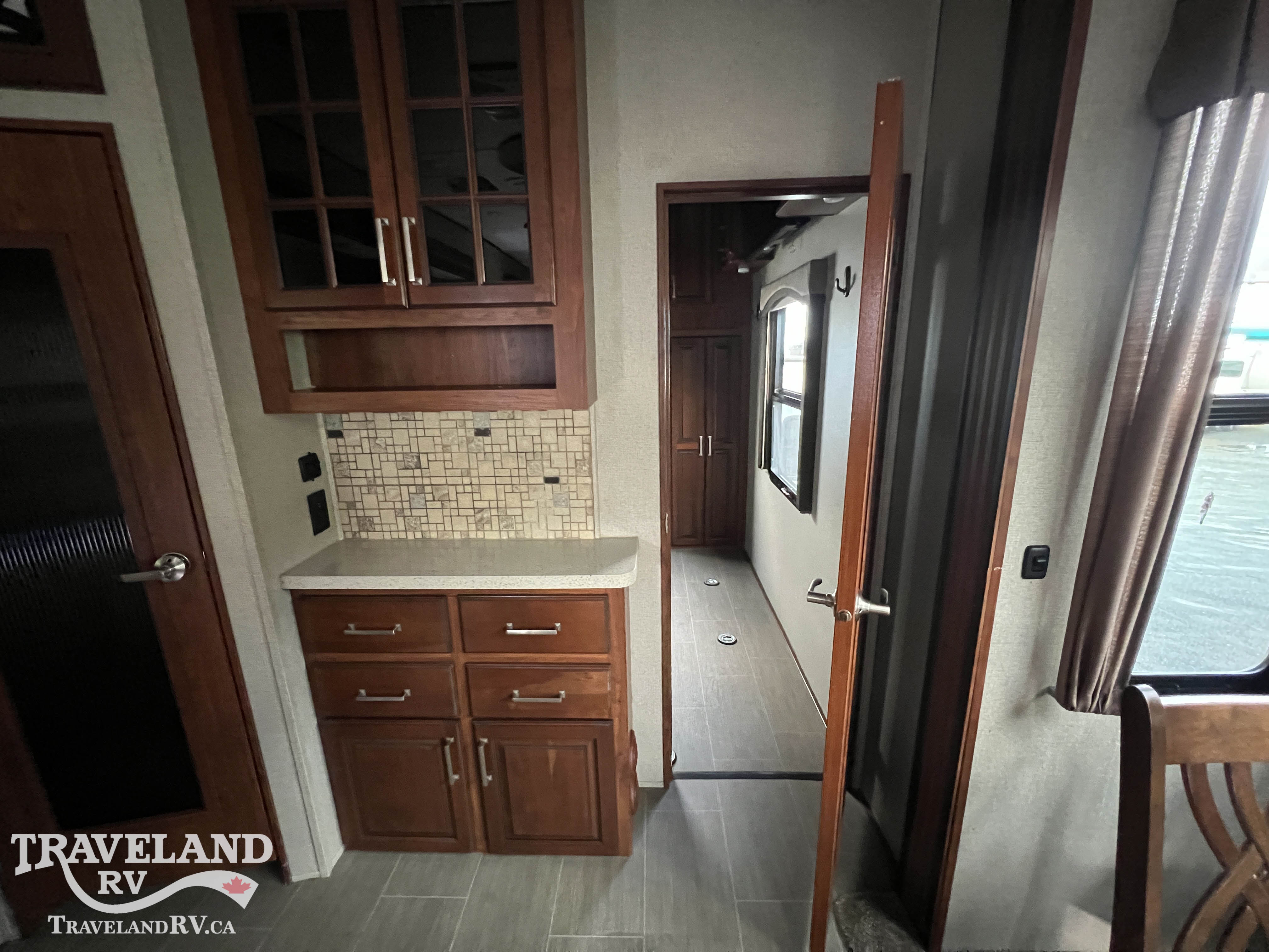 2019 Keystone Avalanche 385BG - Image 11