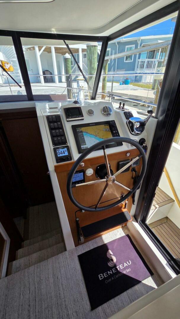 2019 Beneteau Swift Trawler 35 - Image 39