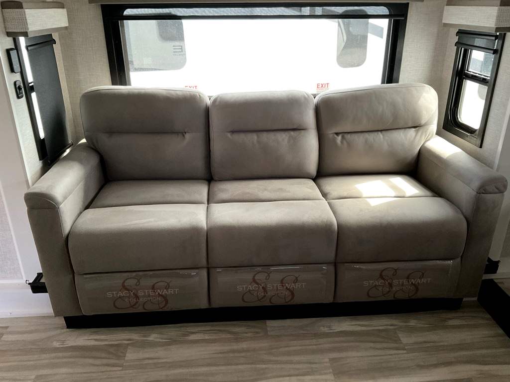 2025 JAYCO PINNACLE 38 FLGS - Image 29
