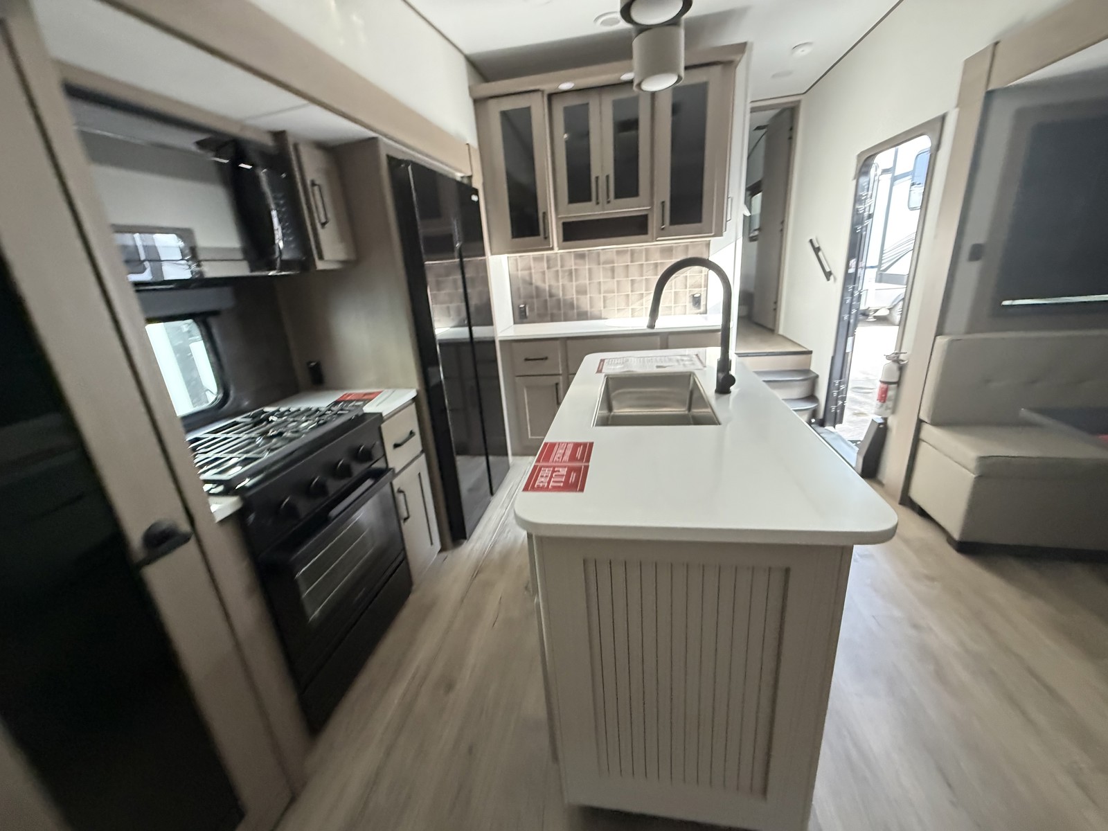 2026 GRAND DESIGN 303RLS - Image 26