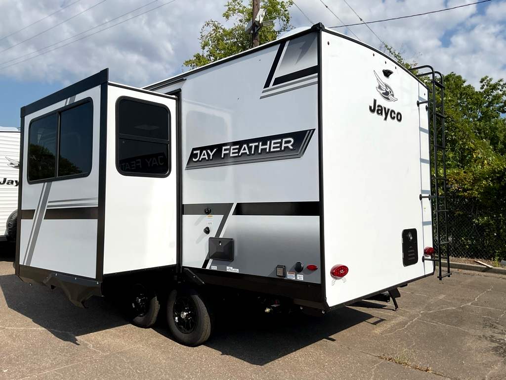 2027 JAYCO Jay Feather 18RBF - Image 20