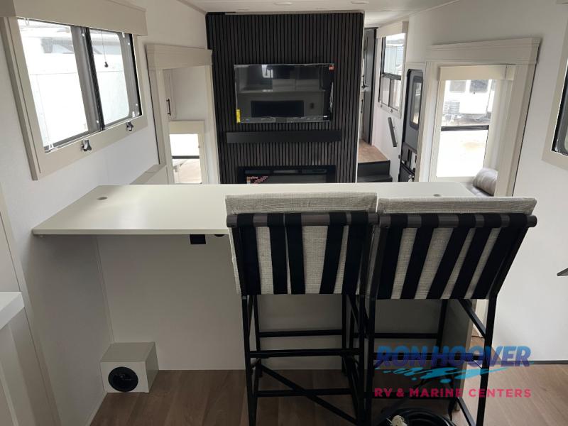 2026 GRAND DESIGN 390RK - Image 17