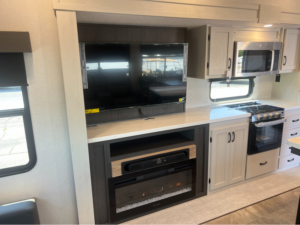 2027 Coachmen Chaparral 336TSIK - Image 11