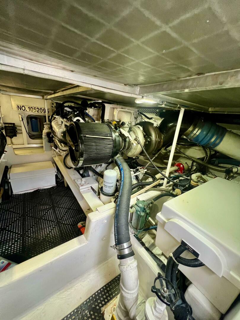 1997 Viking 43 Convertible - Image 51