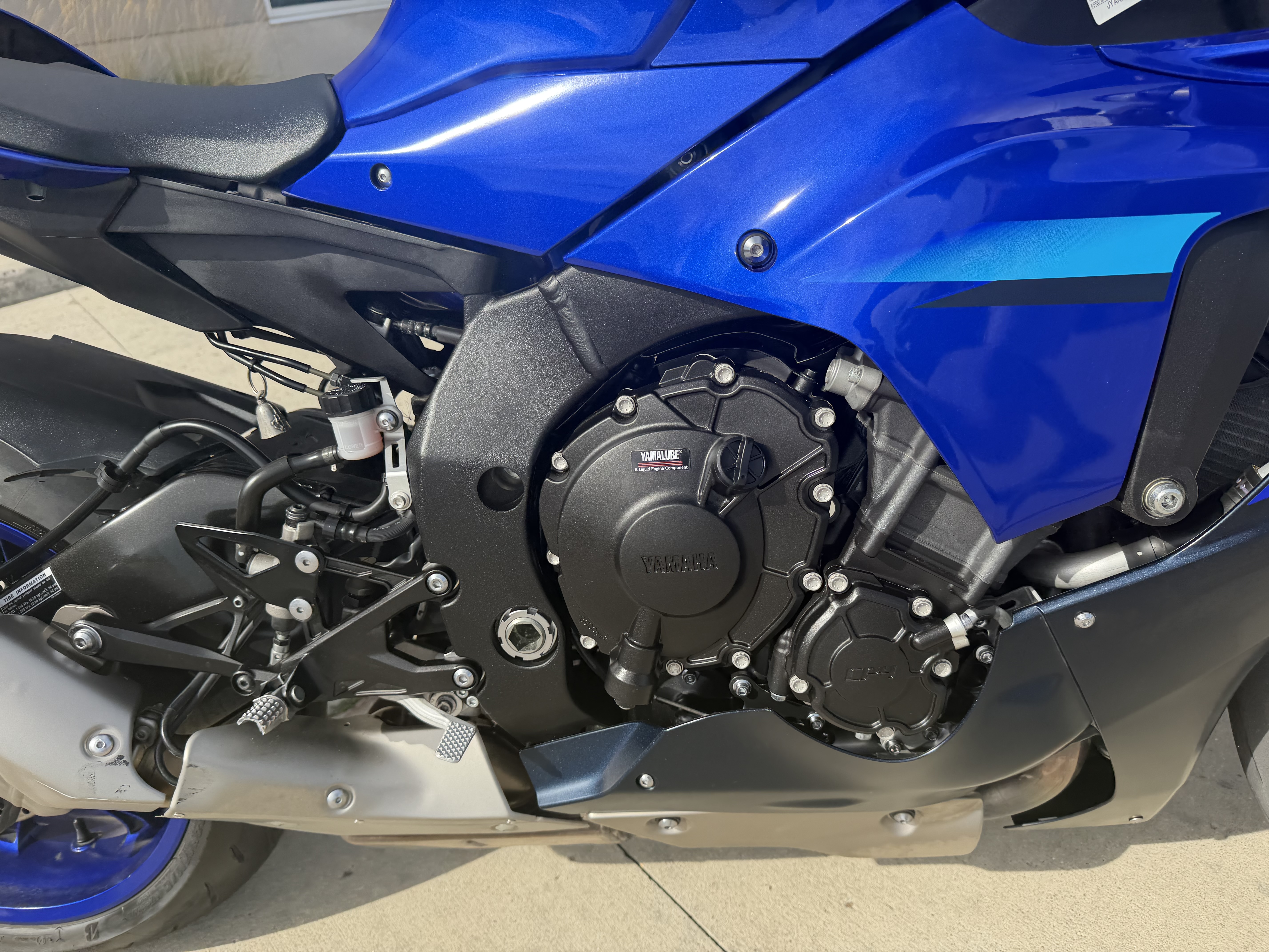 2024 Yamaha YZF R1 - Image 10