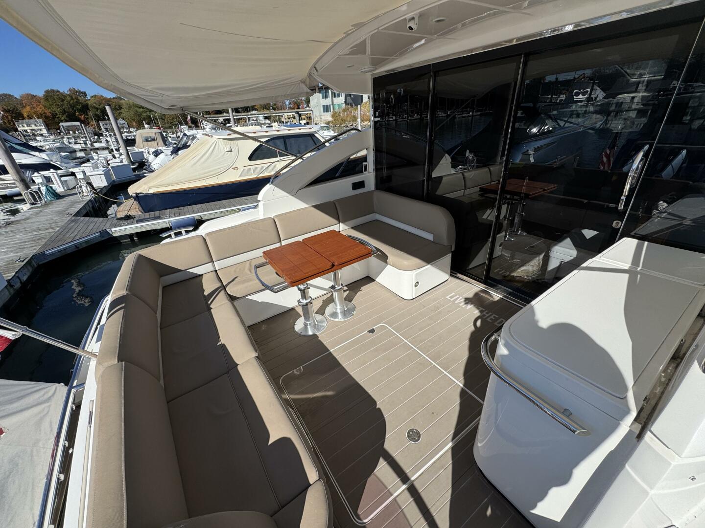 2015 Princess V52 - Image 3