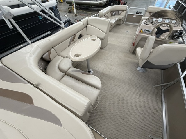 2011 SUNCHASER 8520 - Image 16