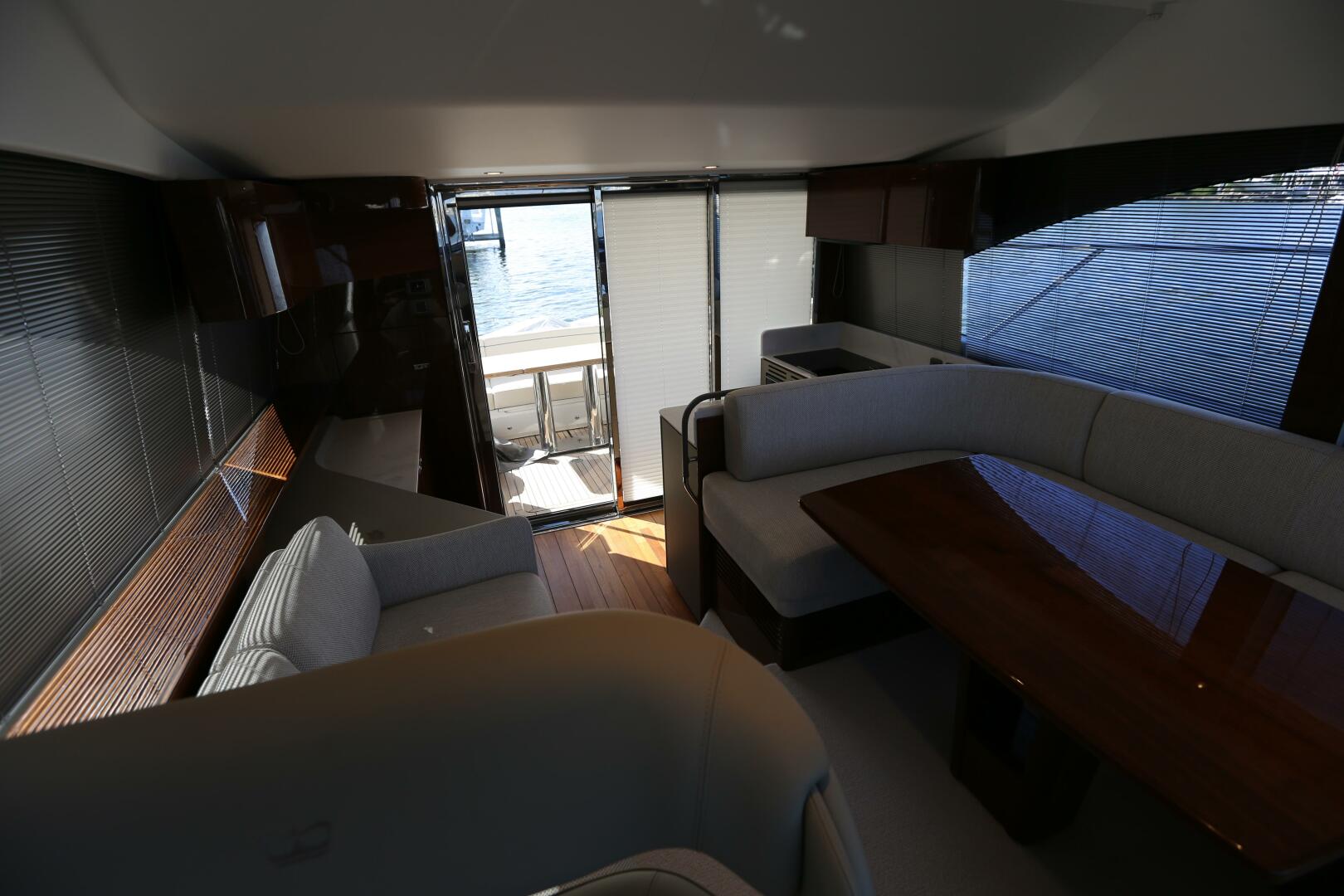 2024 Princess Princess F45 - Image 27