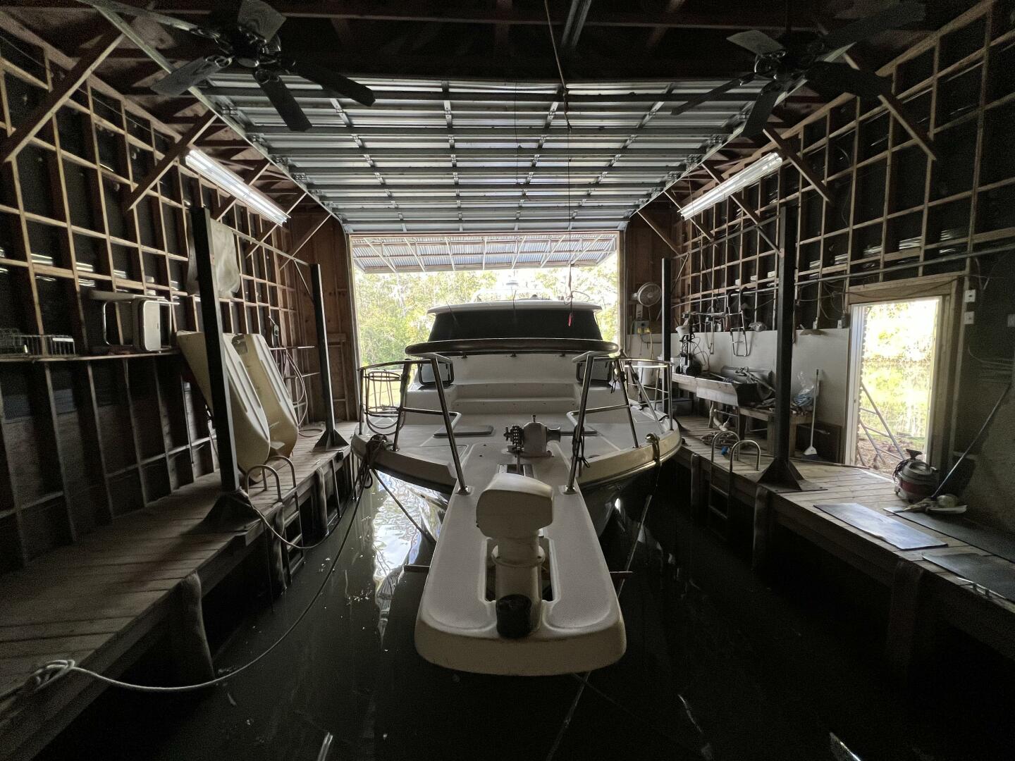 2000 Bayliner 4788 Pilot House Motoryacht - Image 51