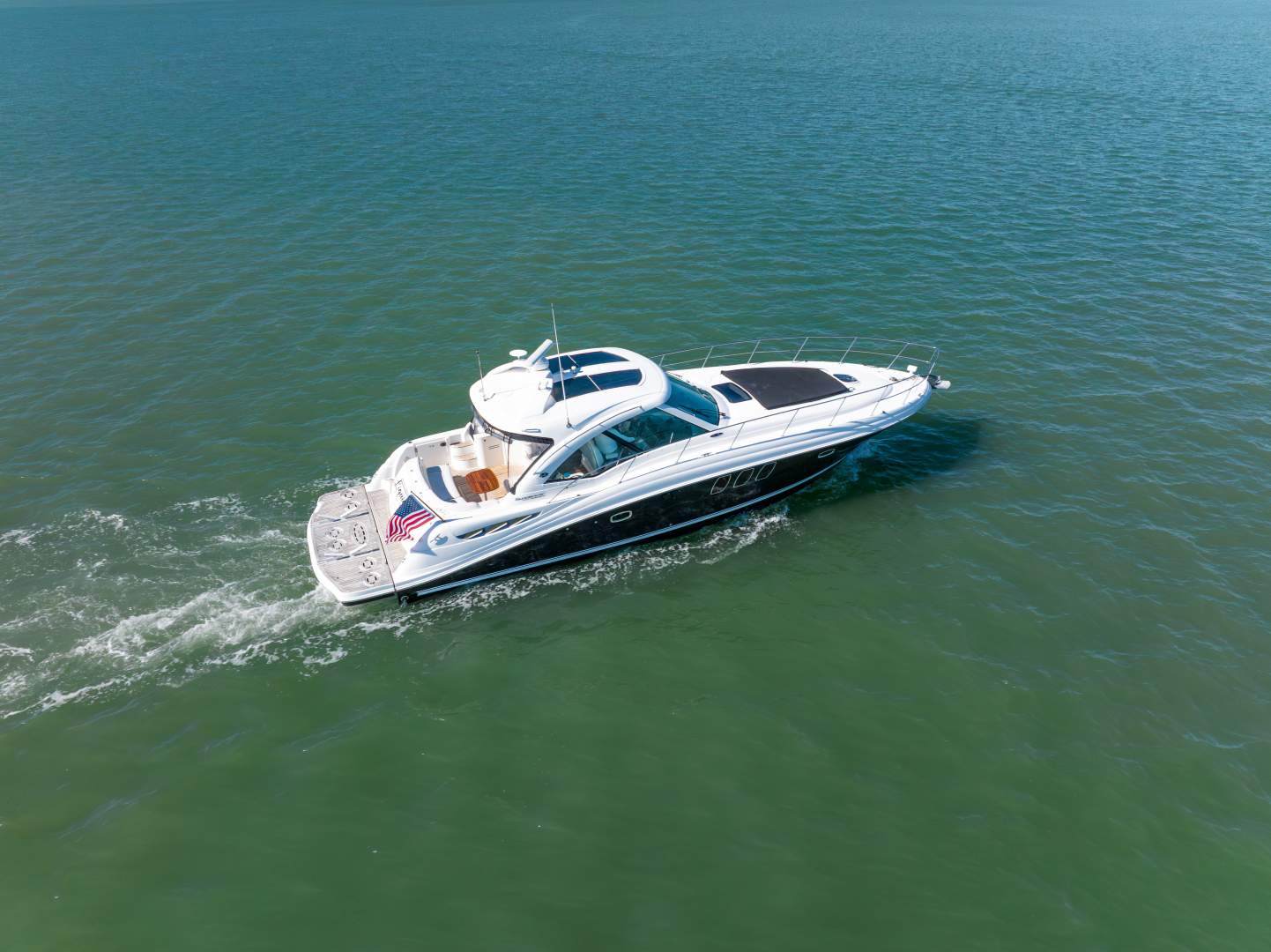 2010 Sea Ray 50 SUNDANCER - Image 2