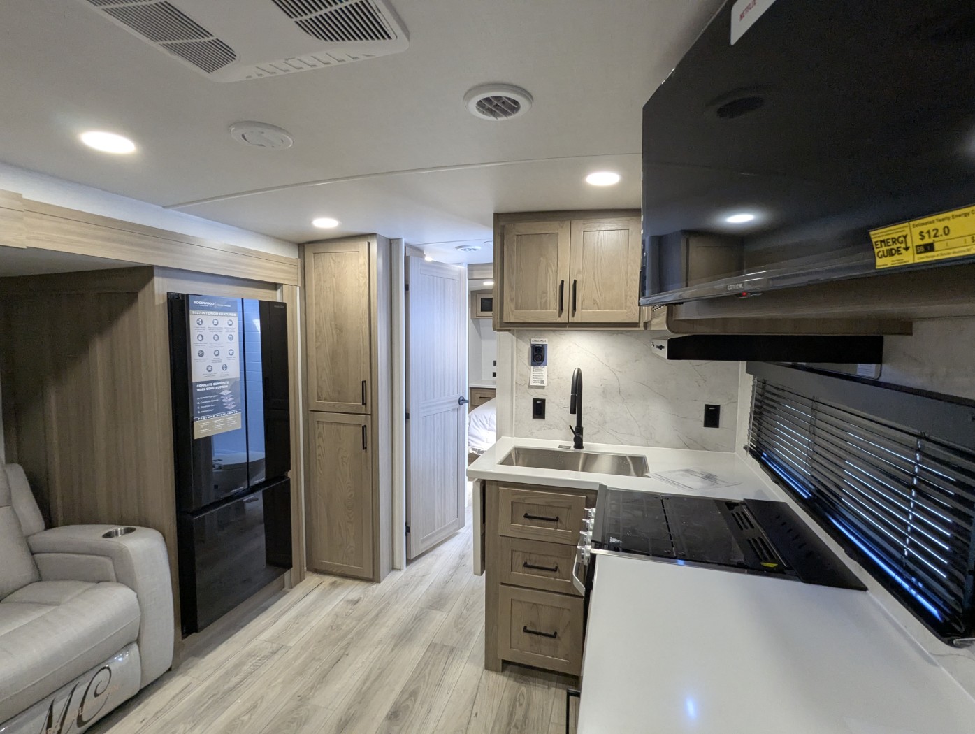 2027 Forest River Rockwood Ultra Lite 2618RD - Image 13