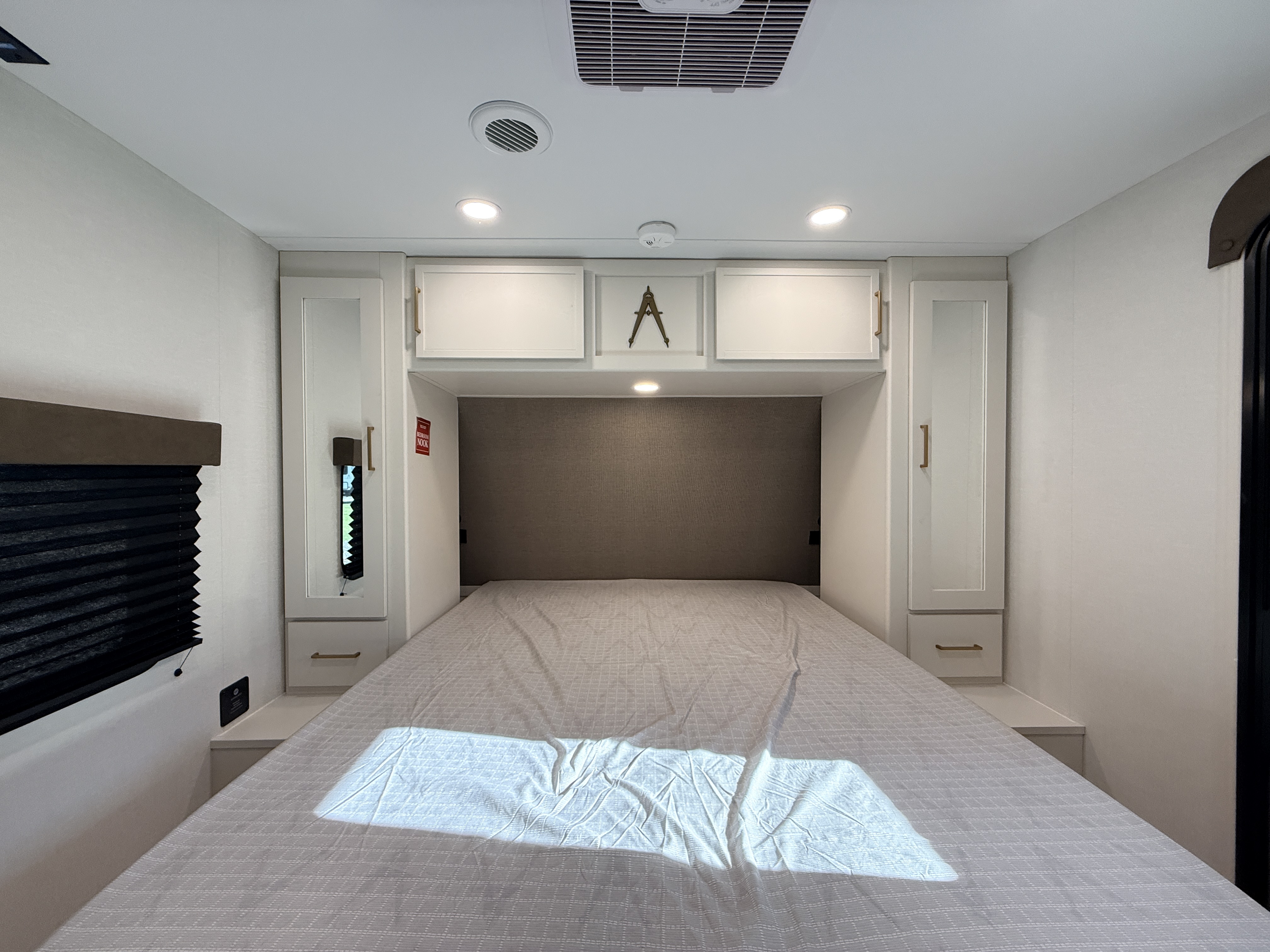 2027 Grand Design Transcend 265BHT - Image 15