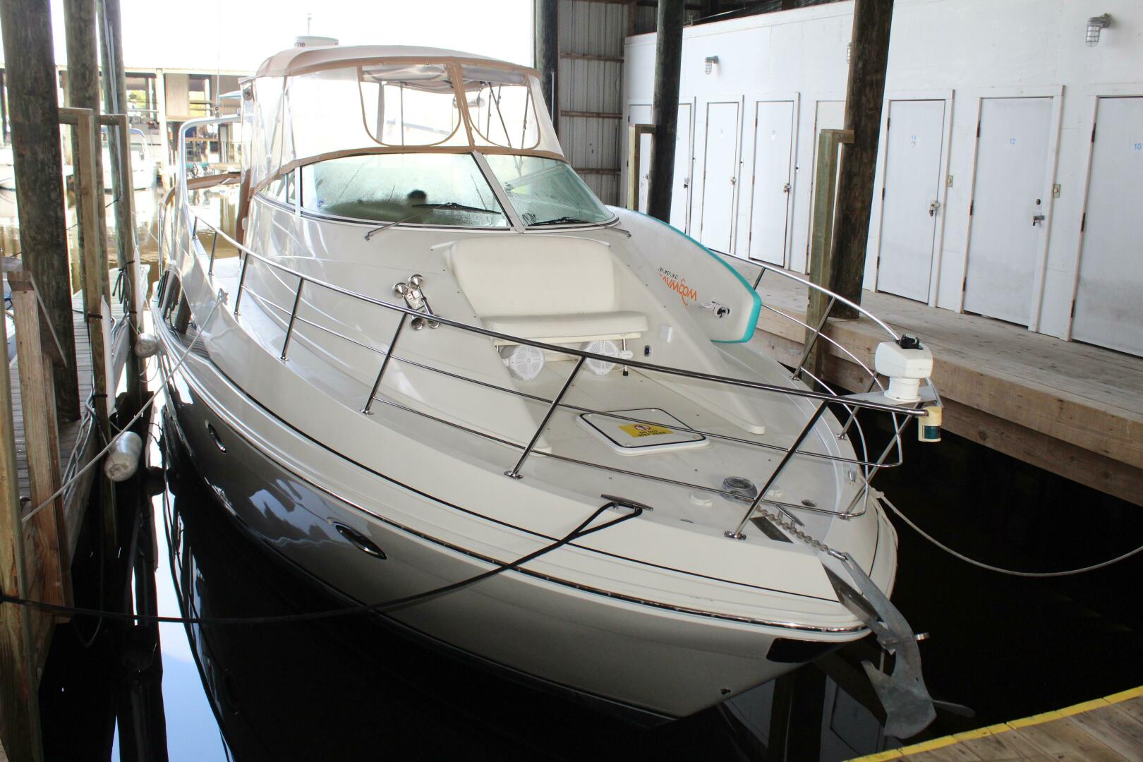 2004 Carver 360 Mariner - Image 1
