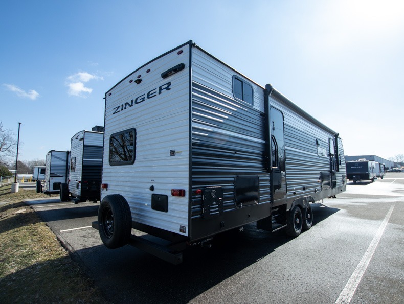 2026 CrossRoads Zinger 328SB - Image 2