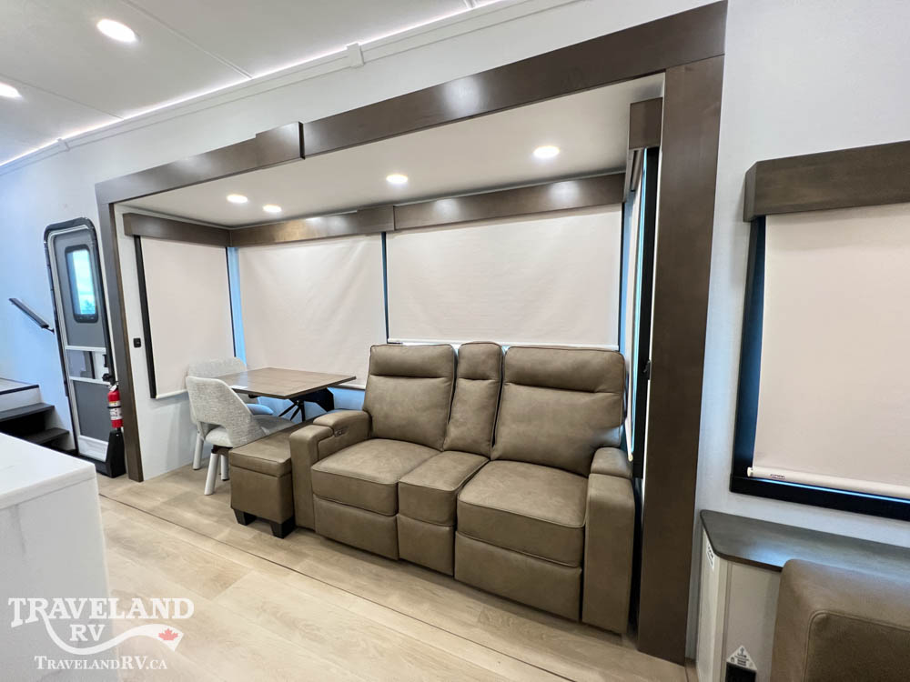 2027 Alliance RV Paradigm 310RL - Image 13