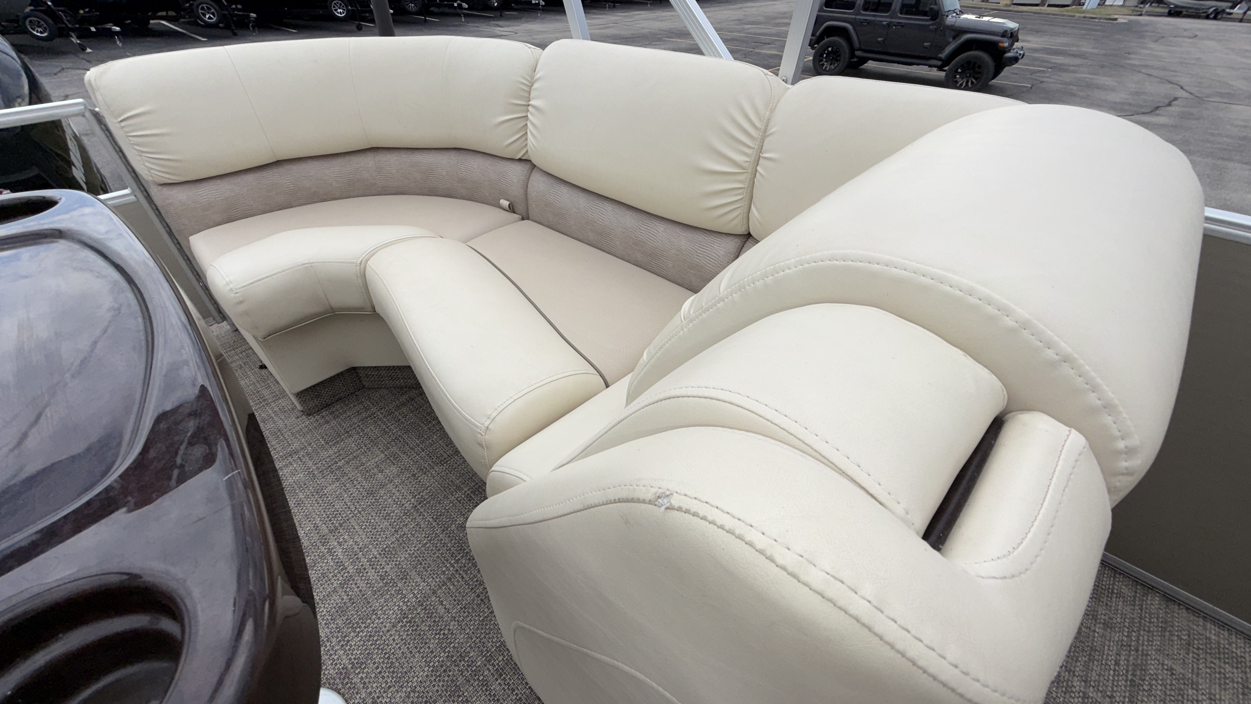 2015 Bennington 2550 RSR - Image 14