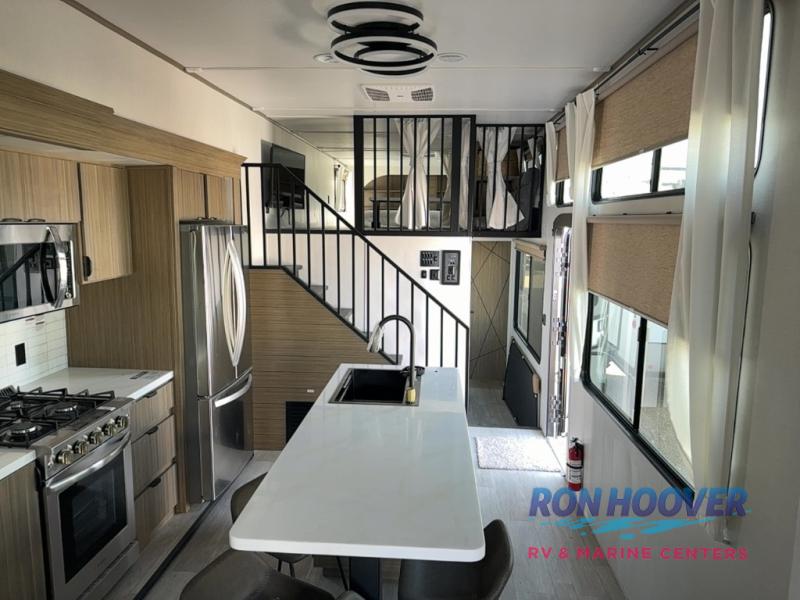 2025 FOREST RIVER WILDWOOD 42VERANDA - Image 12