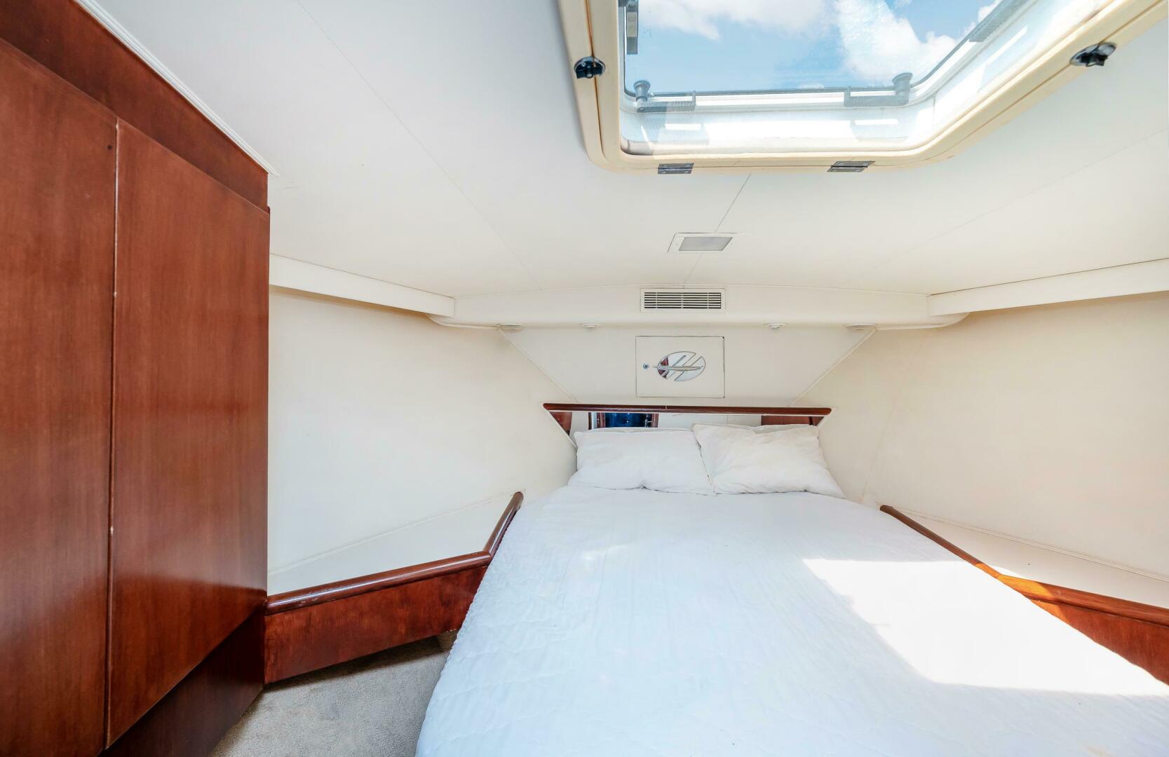 1992 Hatteras 50 Convertible - Image 28