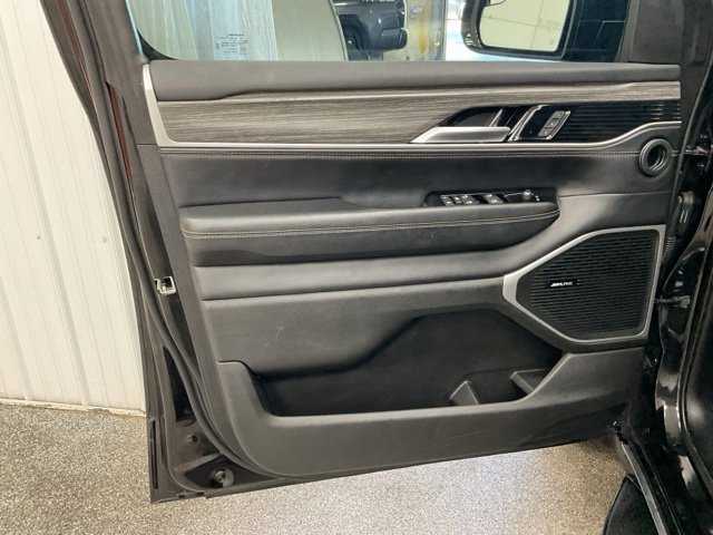 2024 Jeep Wagoneer Utility 4D Series III 4WD - Image 11