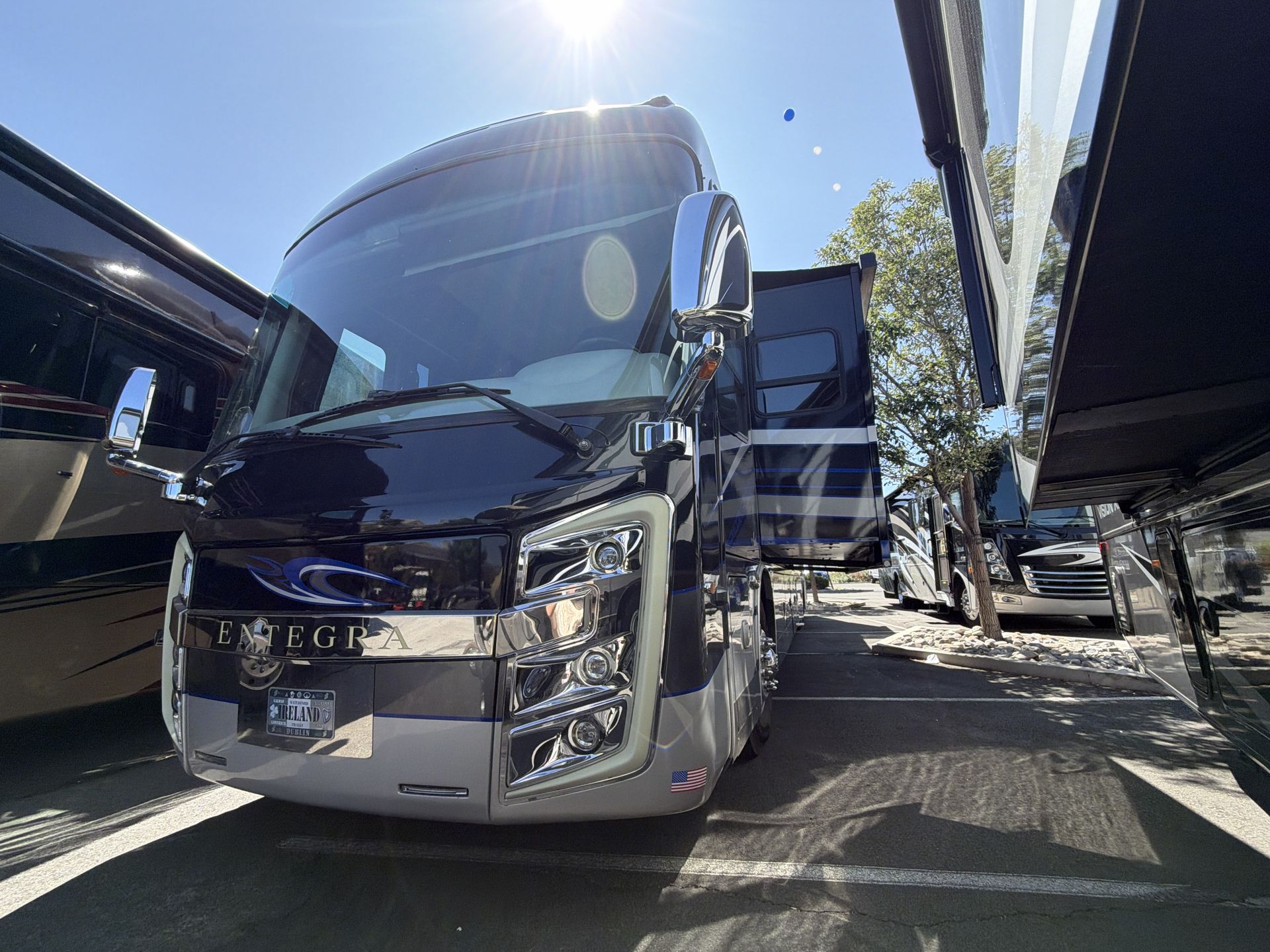 2017 Entegra Coach Anthem 44DLQ - Image 3