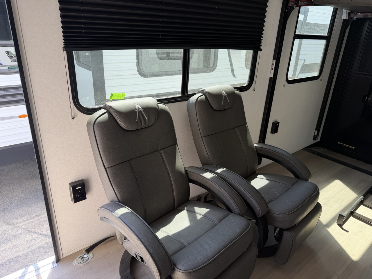 2026 Grand Design Momentum G-Class 21G - Image 6